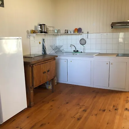 Сasa de vacaciones Maison Charmante à Saint-germain-de-lusignan, Parking Privé Saint-Germain-de-Lusignan