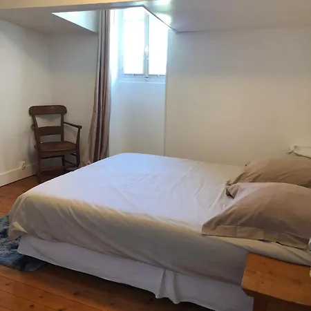 Maison Charmante à Saint-germain-de-lusignan, Parking Privé *