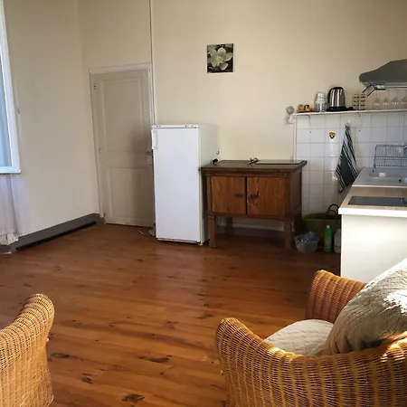 Maison Charmante à Saint-germain-de-lusignan, Parking Privé Сasa de vacaciones Saint-Germain-de-Lusignan