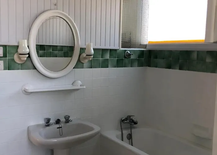 Maison Charmante A Saint-germain-de-lusignan, Parking Prive Holiday home *